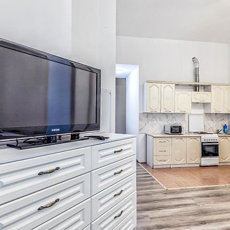 Уютная Квартира С Террасой В Сердце Столицы Appartement Taldykol Buitenkant foto
