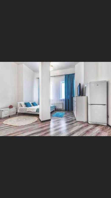 Уютная Квартира С Террасой В Сердце Столицы Appartement Taldykol Buitenkant foto